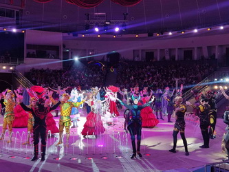 Алексей Сидоров организовал поход в цирк на новогоднее представление для детей из многодетных семей